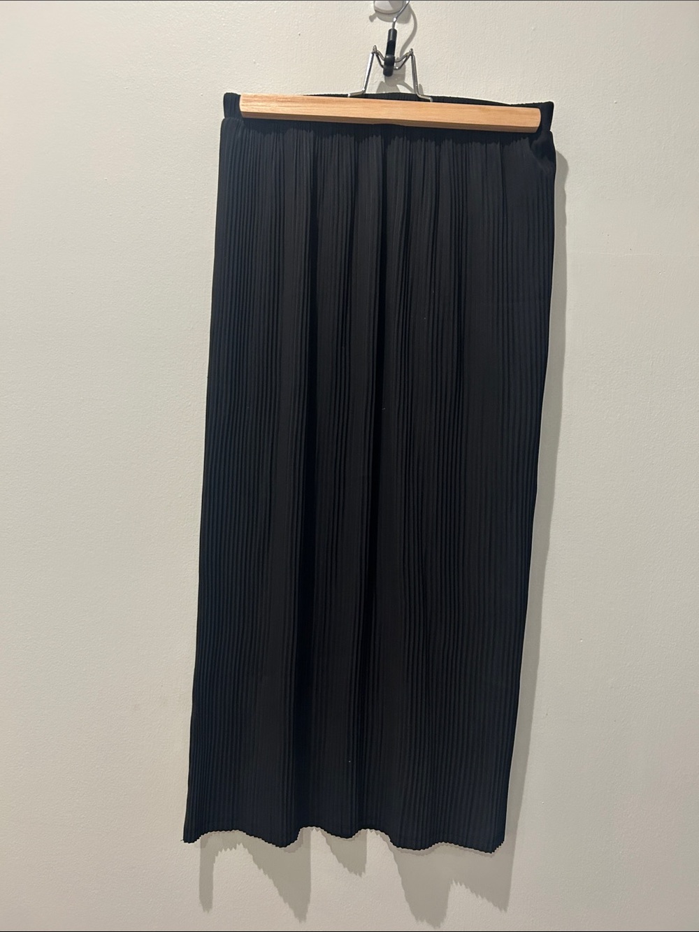 Wilfred Black Pleated Madi Skirt